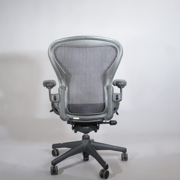 Bill Stumpf and Don Chadwick for Herman Miller. "Aeron". Working office chair. Wigerdals Värld Kontorsstol.