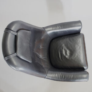 1950's easy chair in black leather. Fåtölj svart skinn läder Wigerdals