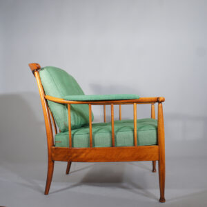 Kerstin Holmqvist for OPE-Möbler, Sweden. "Skrindan" a pair of easy chairs in walnut. Ett par fåtöljer valnöt Wigerdal
