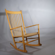 Hans J. Wegner F16 Fredericia Rocking chair in beech. Gungstol i bok wigerdals Värld