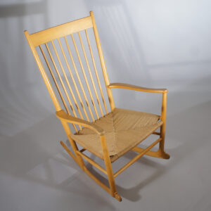 Hans J. Wegner F16 Fredericia Rocking chair in beech. Gungstol i bok wigerdals