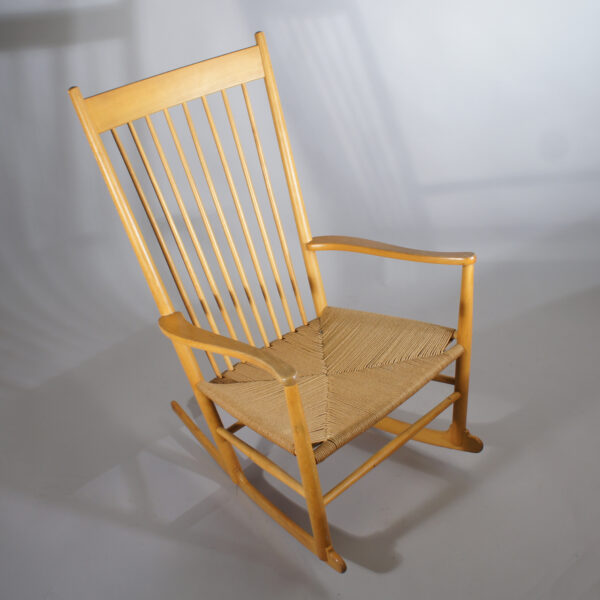 Hans J. Wegner F16 Fredericia Rocking chair in beech. Gungstol i bok wigerdals