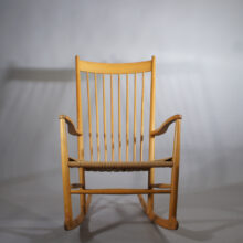 Hans J. Wegner F16 Fredericia Rocking chair in beech. Gungstol Wigerdals