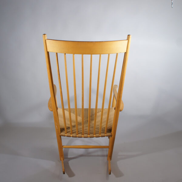 Hans J. Wegner F16 Fredericia Rocking chair in beech. Gungstol Wigerdal