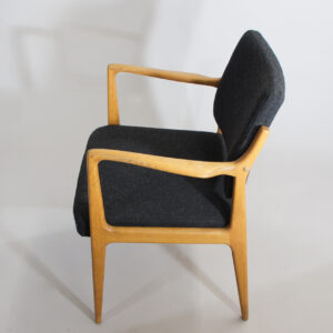 Karl-Erik Ekselius for JOC, Sweden. Arm chair F100 in oak. Wigerdals Värld