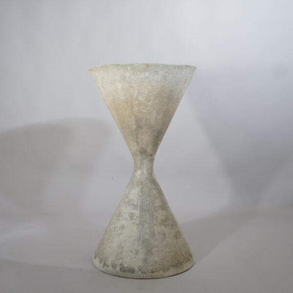 Willy Guhl "Spindle Planter". Garden planter in concrete and eternit. Trädgårdsurna Wigerdals