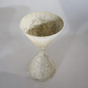 Willy Guhl "Spindle Planter". Garden planter in concrete and eternit. Trädgårdsurna Wigerdals