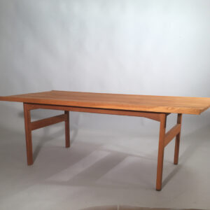 Tove & Edvard Kindt-Larsen for Säffle Möbelfabrik, Sweden. Coffee table in solid oak. Soffbord i solid ek Wigerdals