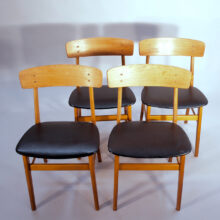 4 of 1950's dining chairs in teak and seats in sky. Matstolar i teak Wigerdals