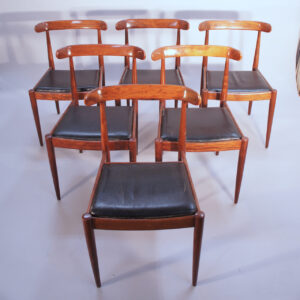 6 of 1950's dining chairs in mahogany and seats in leather. 6 matstolar i mahogny och läder 1950-tal. Wigerdals