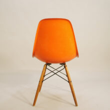 Charles and Ray Eames for Herman Miller USA. DSW. Six 6 side chairs in glass fiber in different colors with wood legs . 6 st i olika färger glasfiber. Wigerdal