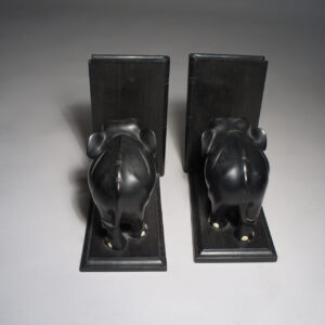 Bookstand in ebenholts with elephants. Bokstöd elefanter Wigerdals