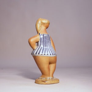 Lisa Larson for Gustavsberg, Sweden. I "Dora" ceramic figurine. Wigerdal.com