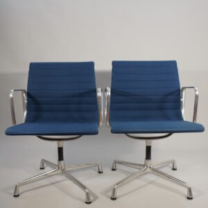 Charles eames office swivel chair mod EA 108. Wigerdals Värld Kontorsstol