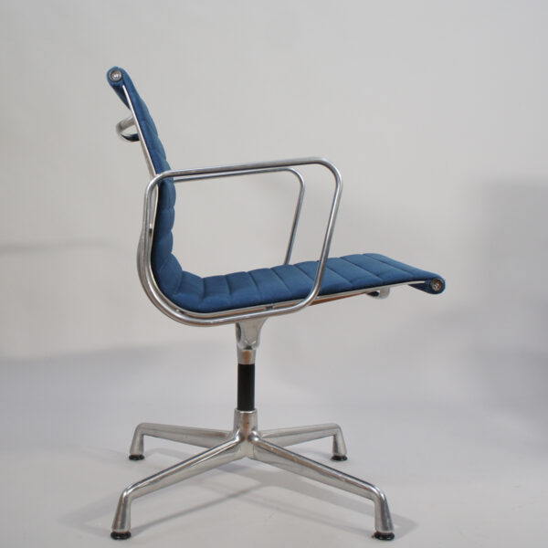 Charles eames office swivel chair mod EA 108. Wigerdals kontorsstol