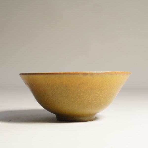 Triller Tobo. Bowl in stoneware yellow glaze. skål i stengods gul glasyr Wigerdals Värld