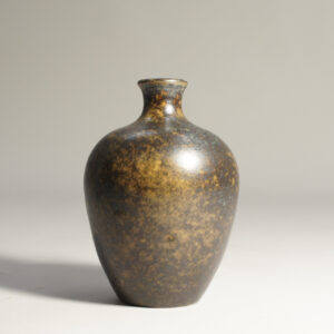 Triller Tobo. Vase in stoneware brown glaze. Vas i stengods Wigerdals