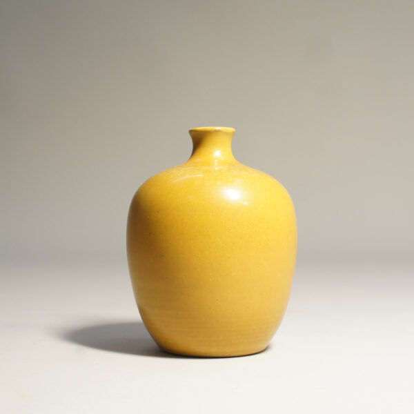 Triller Tobo. Vase in stoneware yellow glaze. Vas i stengods Wigerdals