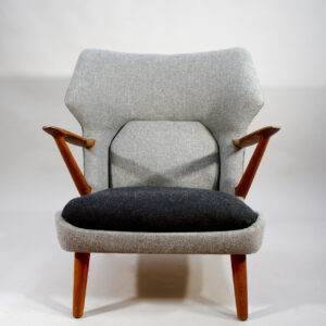 Kurt Olsen for Slagelse Møbelvaerk, Denmark. "Papa bear". 1950's easy chair in teak Fåtölj Wigerdals