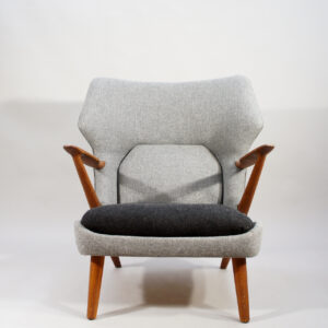 Kurt Olsen for Slagelse Møbelvaerk, Denmark. "Papa bear". 1950's easy chair in teak Wigerdals Värld