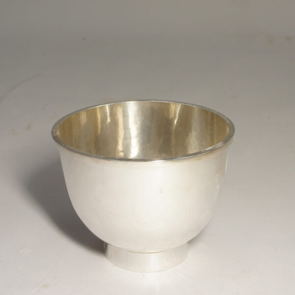 Sigurd Persson Bowl in sterling silver Skål på fot i nysilver Wigerd