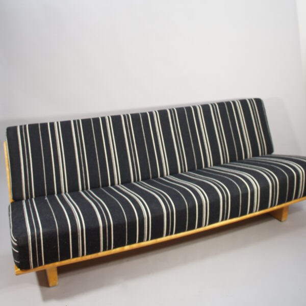 1940's sofa by Gustav Axel (G.A.) Berg. Sportstugesoffa wigerdals