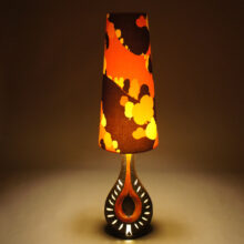1960's gigant floor lamp in ceramic with shade in fabric. Golvlampa i keramik tygskärm 60-tal. Wigerdals