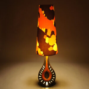 1960's gigant floor lamp in ceramic with shade in fabric. Golvlampa i keramik tygskärm 60-tal. Wigerdals