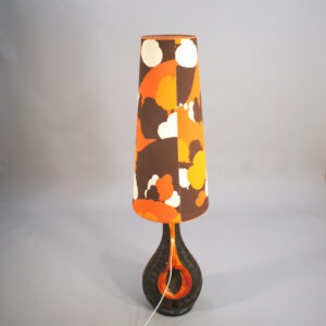 1960's gigant floor lamp in ceramic with shade in fabric. Golvlampa i keramik 60-tal. Wigerdals