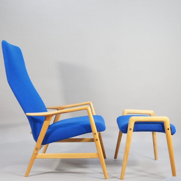 Easy chair with ottoman by Alf Svensson for Ljungs industrier. Fåtölj med fotpall Wigerdals