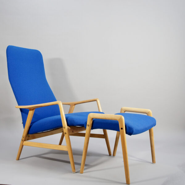 Easy chair with ottoman by Alf Svensson for Ljungs industrier. Fåtölj med fotpall