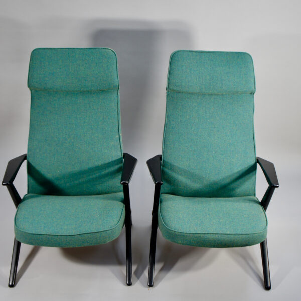 Bengt Ruda for Nordiska Kompaniet NK. Easy chairs "Domstolsfåtöljen". Ett par fåtöljer Wigerdals
