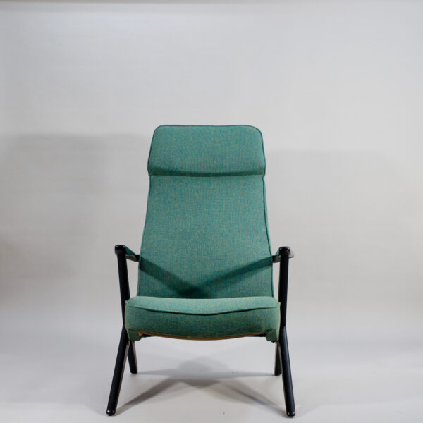 Bengt Ruda for Nordiska Kompaniet NK. Easy chairs "Domstolsfåtöljen". Ett par fåtöljer Wigerdals