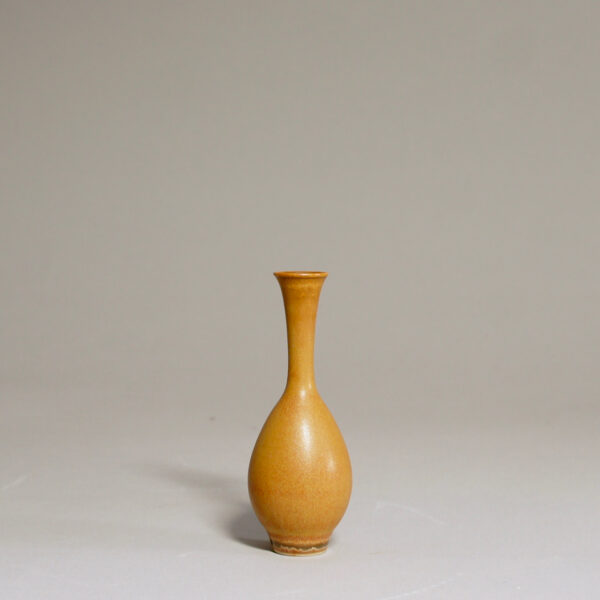 Vase in stoneware by John Andersson Sweden. Vas i stengods Wigerdals