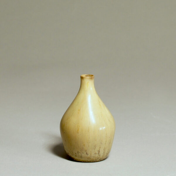 Vase in stoneware by Carl-Harry Stålhane, Sweden. Vas i stengods Wigerdals
