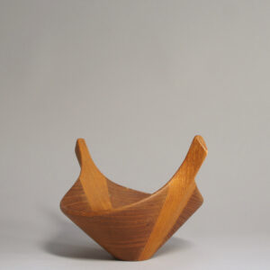 Handmade bowl in teak by Johnny Mattsson. Handgjord teakskål Wigerdals