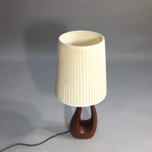 1950's table lamp in teak Bordslampa i teak. Wigerdals