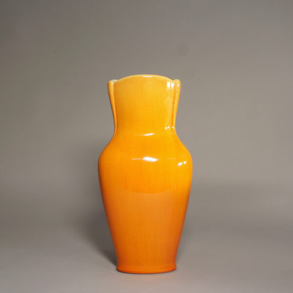 1920's art nouveau vase in ceramic by Rörstrand, Sweden. Jugent vas Wigerdals
