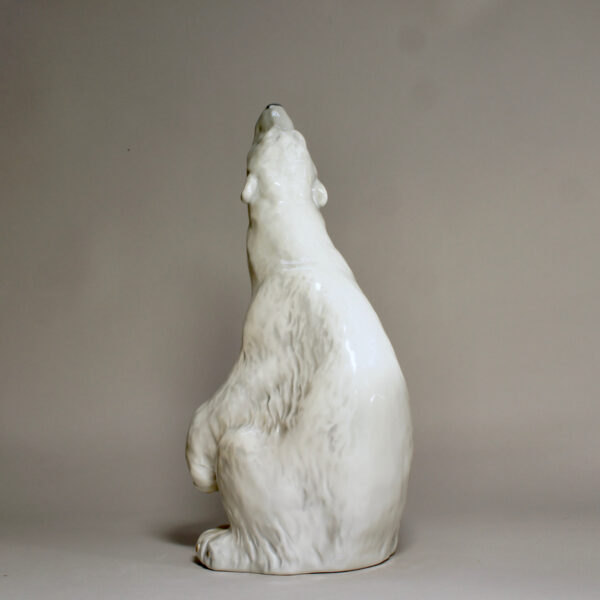 Polar bear in ceramic by Royal Copenhagen. Isbjörn i keramik Wigerdals