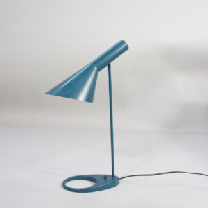 Arne Jacobsen for Louis Poulsen. "AJ". Desk lamp in painted metal. Skrivbordslampa