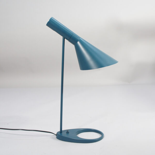 Arne Jacobsen for Louis Poulsen. "AJ". Desk lamp in painted metal. Skrivbordslampa Wigerdals