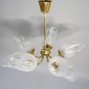 1940's ceiling lamp in brass with engraved glass shades by Glössner, Sweden. Taklampa i mässing med graverade glaskupor Glössner Wigerdals