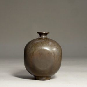 Berndt Friberg for Gustavsberg, Sweden. Squerish vase in black and brown stoneware. Vas i stengods wigerdal