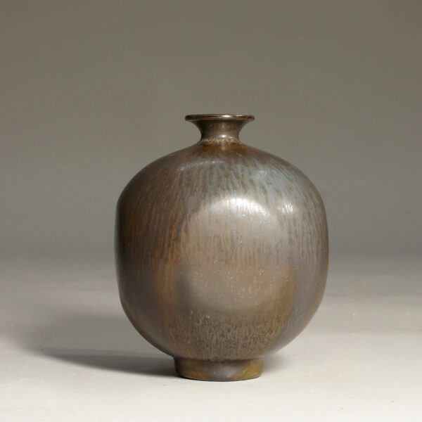 Berndt Friberg for Gustavsberg, Sweden. Squerish vase in black and brown stoneware.