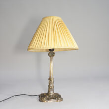 1910-20' art nouveau table lamp in brass. Bordslampa jugent mässing wigerdal.com