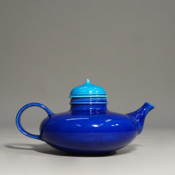 Inger Persson for Rörstrand, Sweden. 1960's tea pot i ceramic "Pop". wigerdal.com