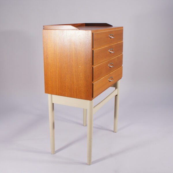 1950's chest of drawer in teak. Lådhurts i teak 1950tal