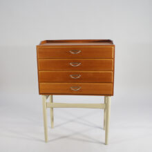 1950's chest of drawer in teak. Lådhurts i teak wigerdal.com