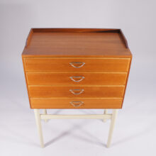 1950's chest of drawer in teak. Lådhurst i teak 50-tal. Wigerdal.com