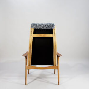 Yngve Ekström for Swedese. "Lamino". Easy chair in oak and sheep skin. fåtölj i ek och fårskinn wigerdal.com